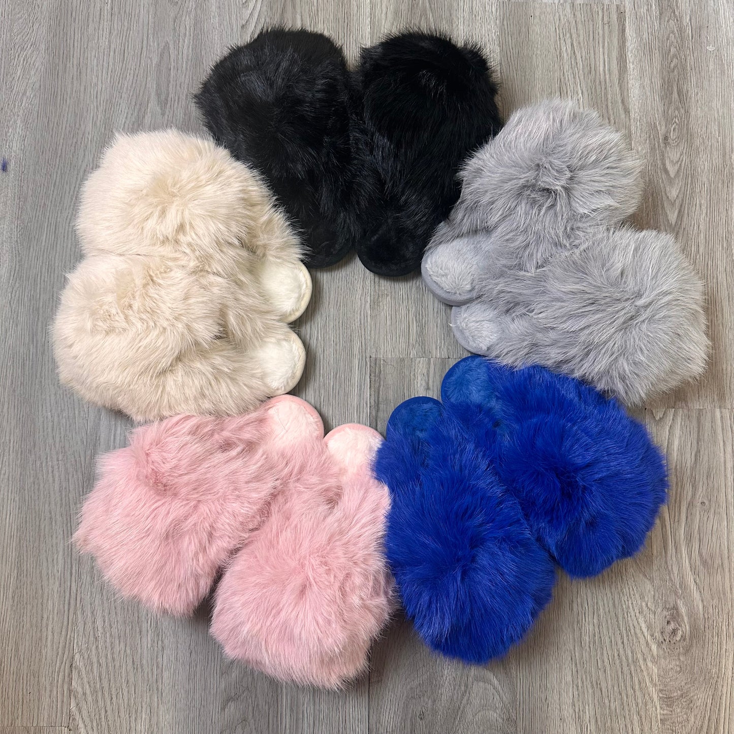 S1027 - Extra Fluffy Slippers