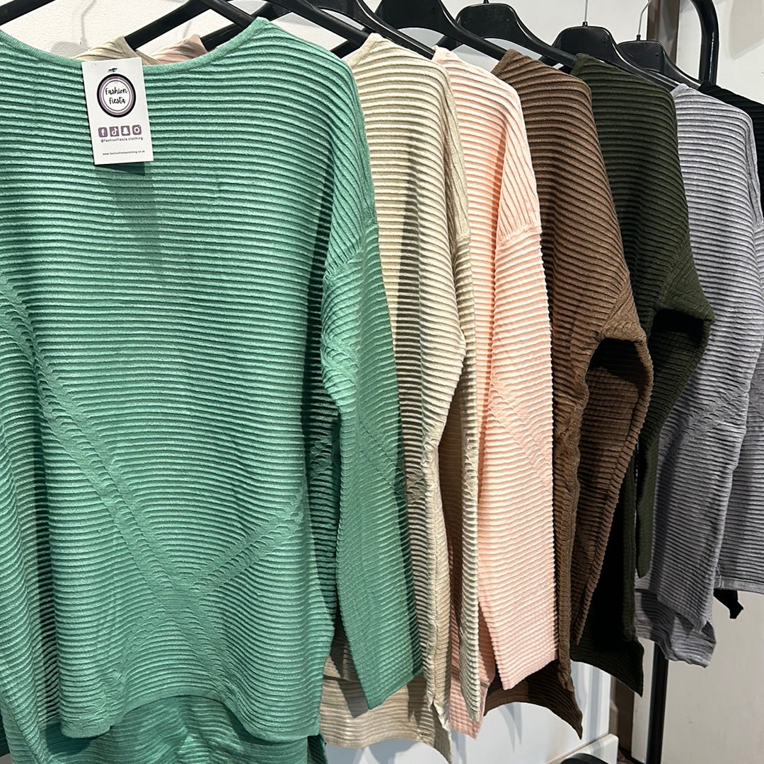 1519 - RIBBED ROUND NECK JUMPER