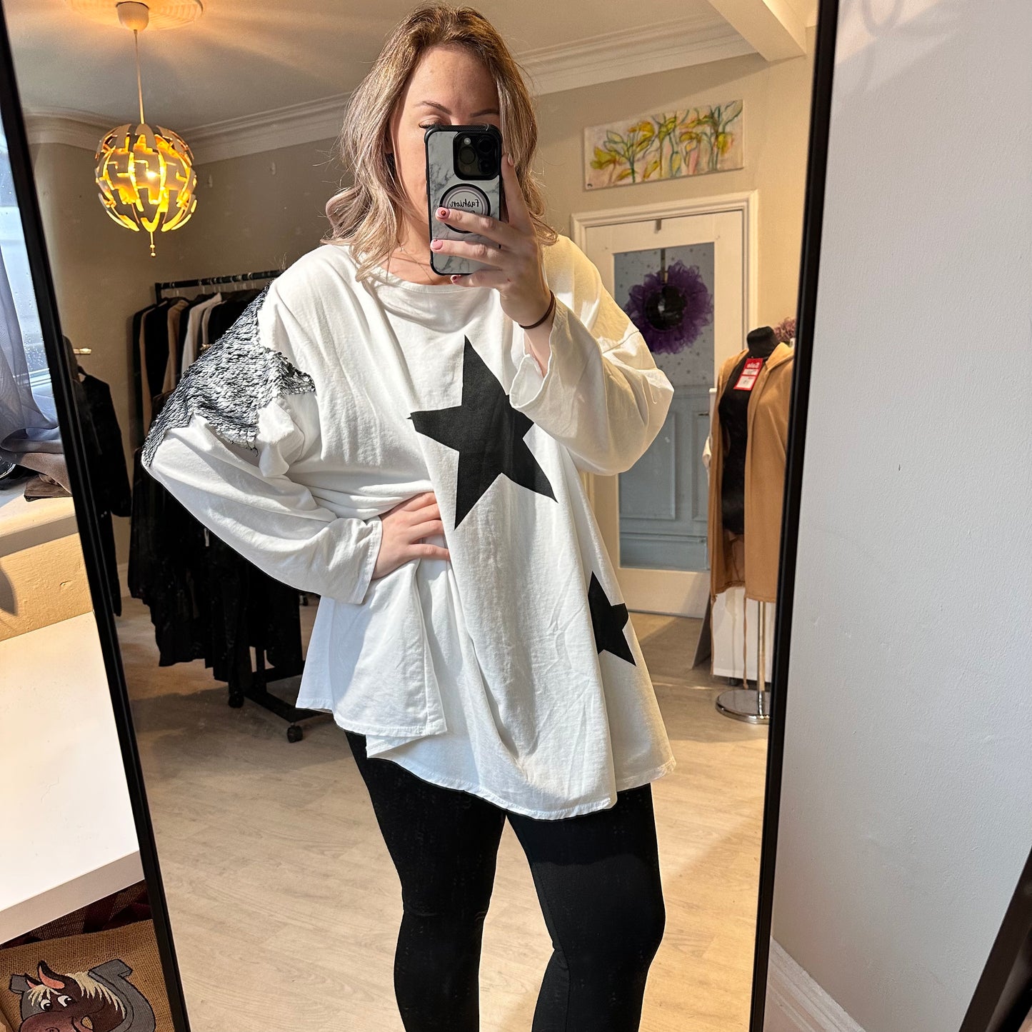 1431 - OVERSIZED STAR SWEATSHIRT