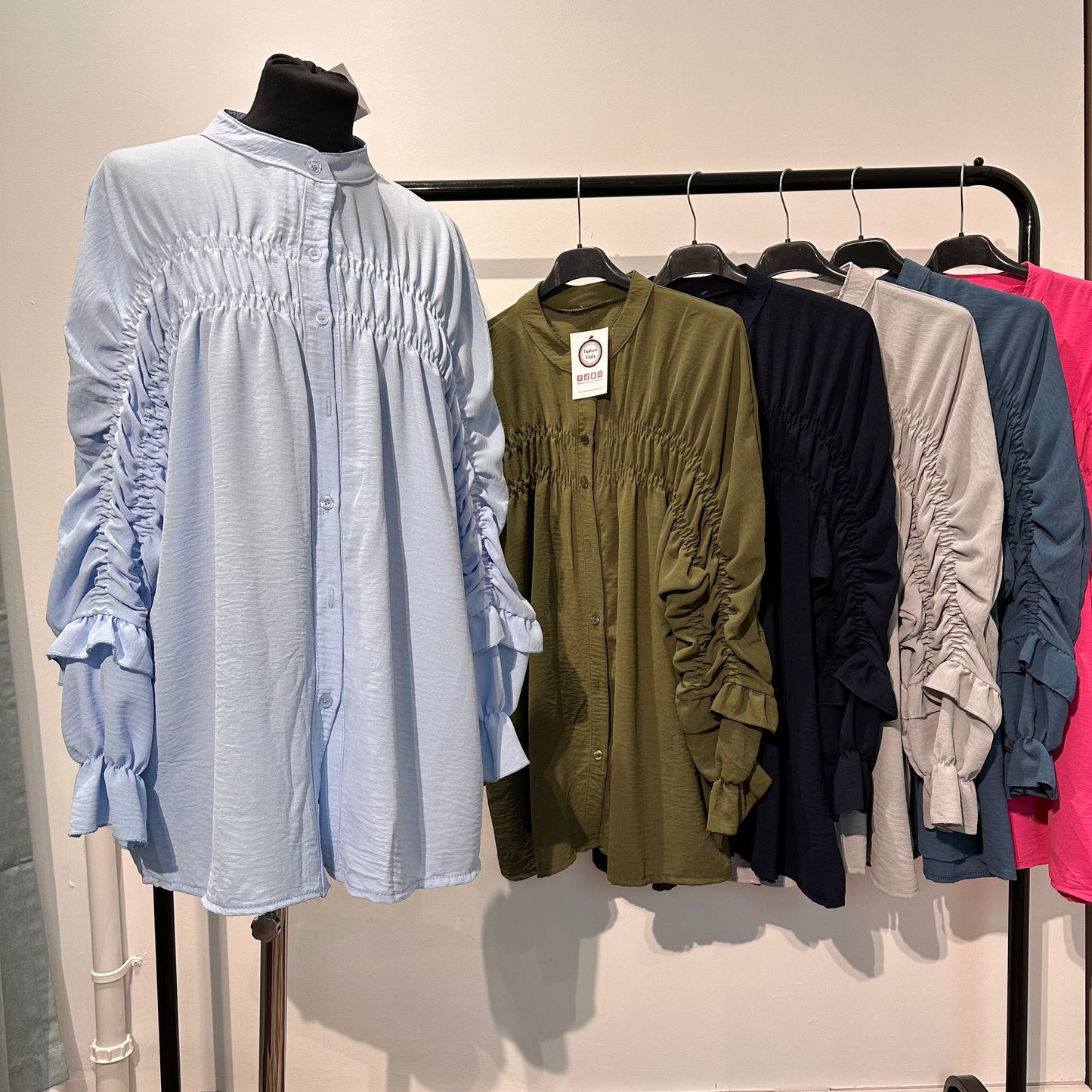 1541 - RUFFLE 3/4 SLEEVE TOP