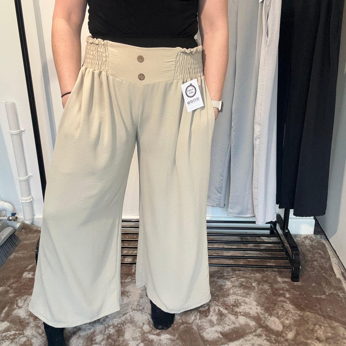 1533 - WIDE LEG POCKET BUTTON DETAIL PANTS