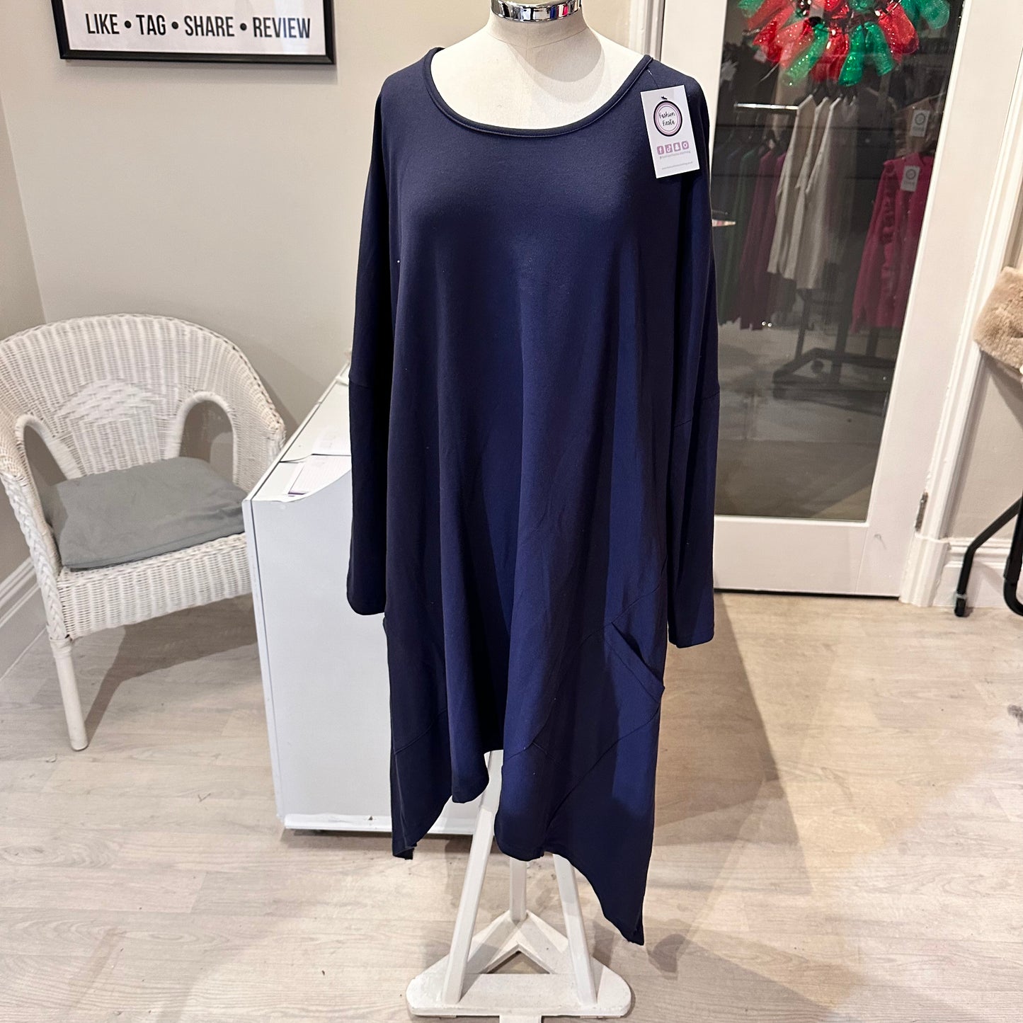 1500 - ROUND NECK POCKET LONG TOP