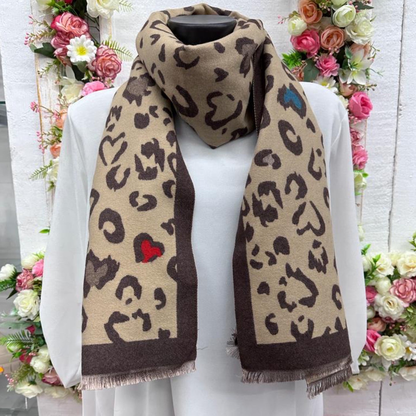A001 - Leopard Scarf