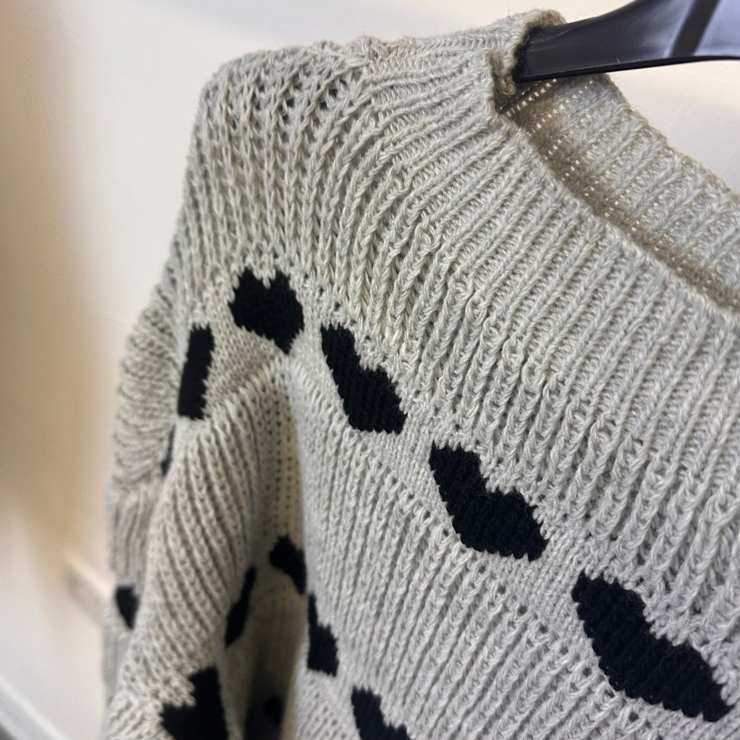 1869 - Heart Detail Knit Sweater