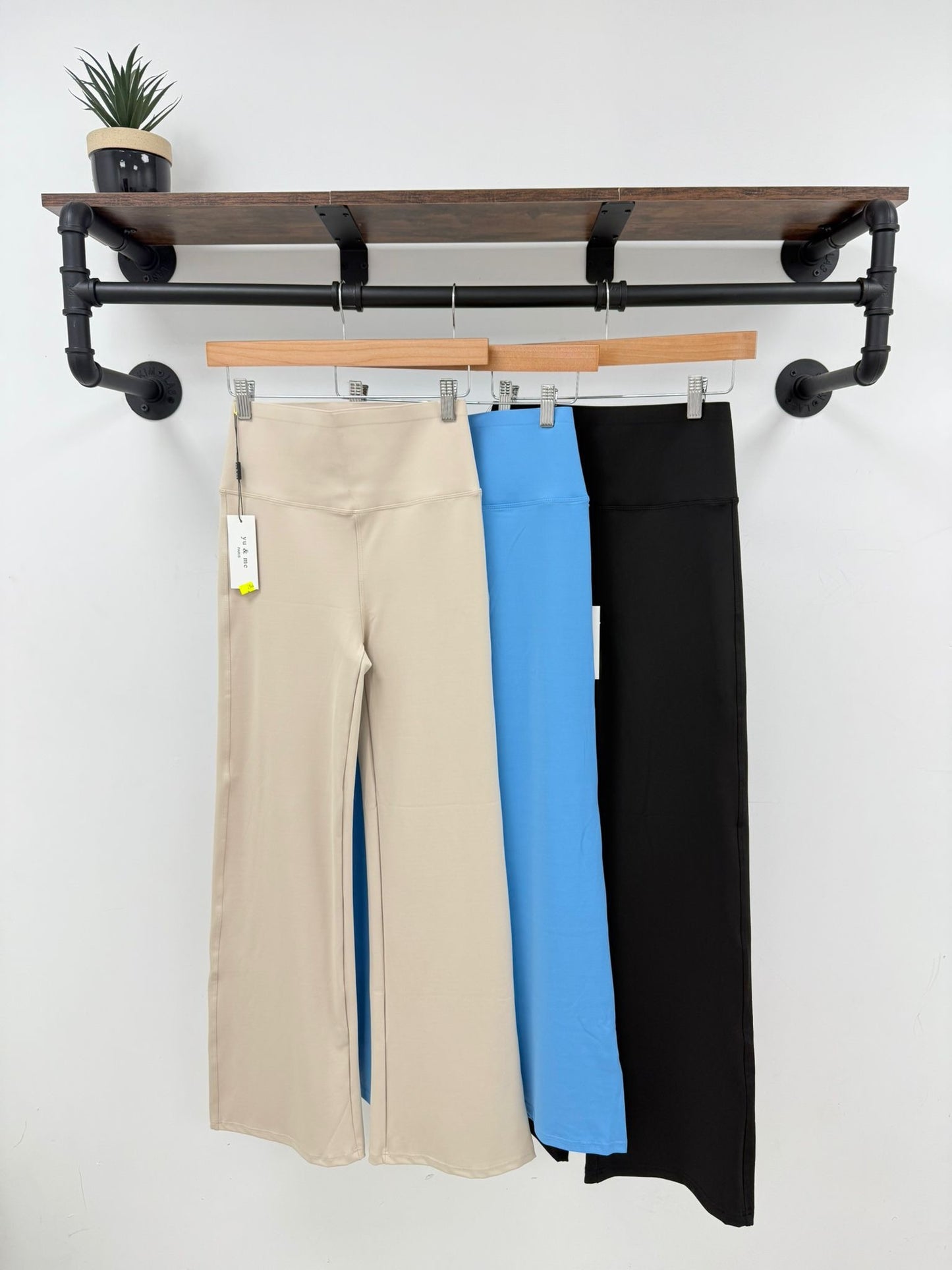 1935 - Energy Straight Leg Pants