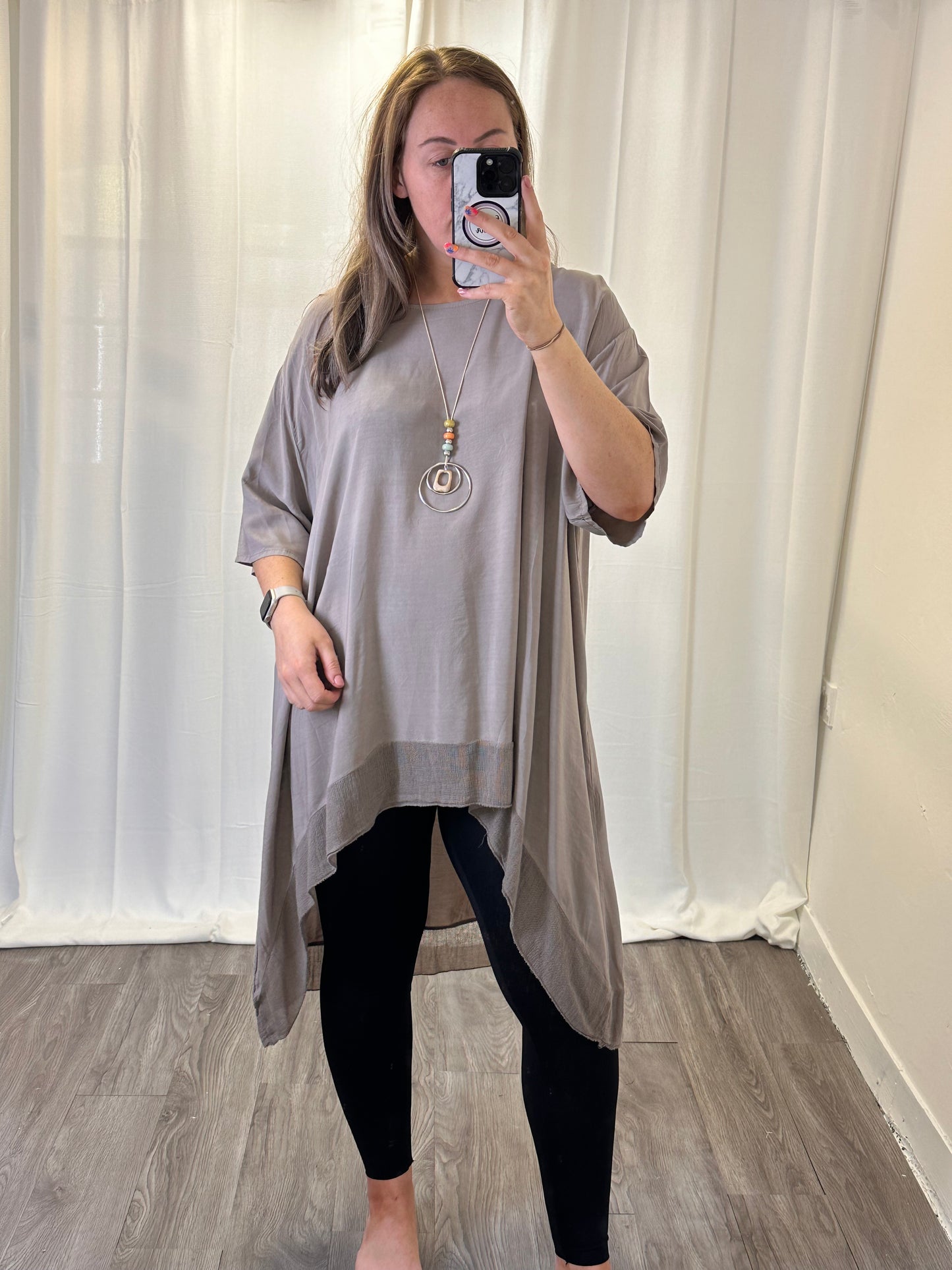 1696 - Oversized Top with Necklace