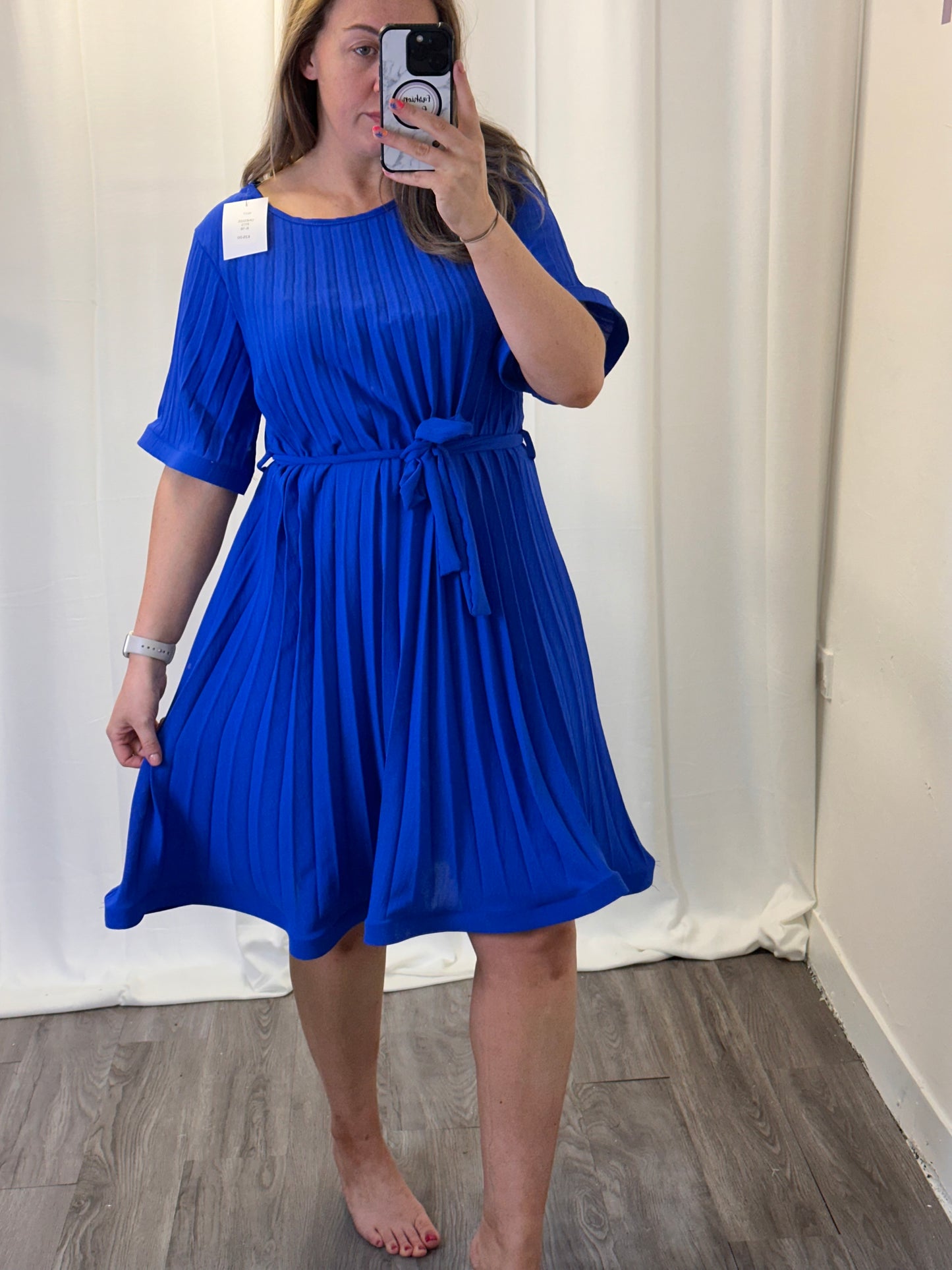 1637 - Pleated Midi Belt Dress