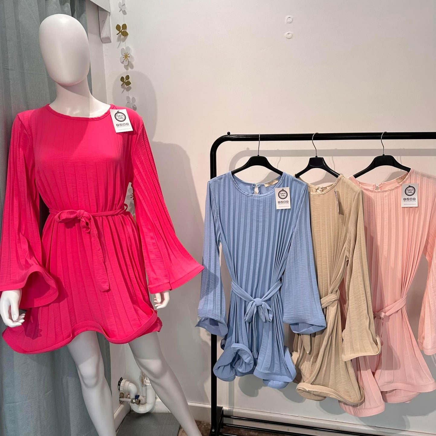 1605 - Pleated Belt Dress