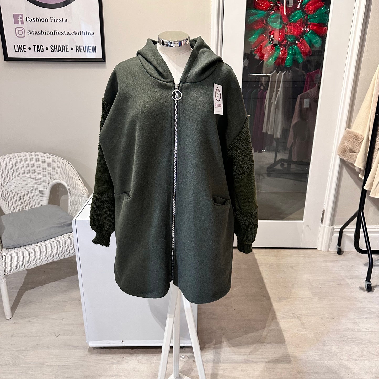 1499 - CUFFED HOODED JACKET