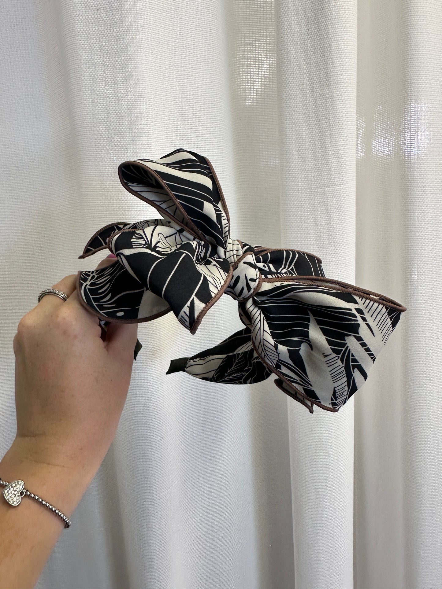 A118 - Leaf Print Double Bow Headband