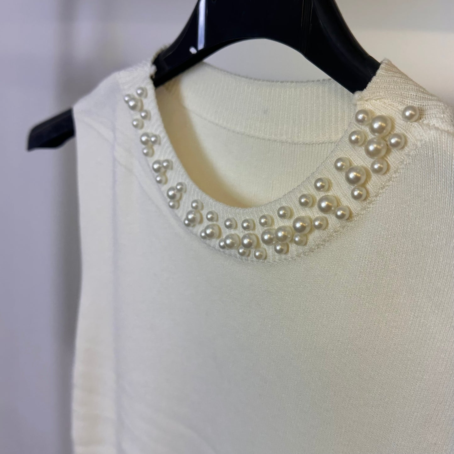 1870 - Pearl Detail Neck Line Sleeveless Top