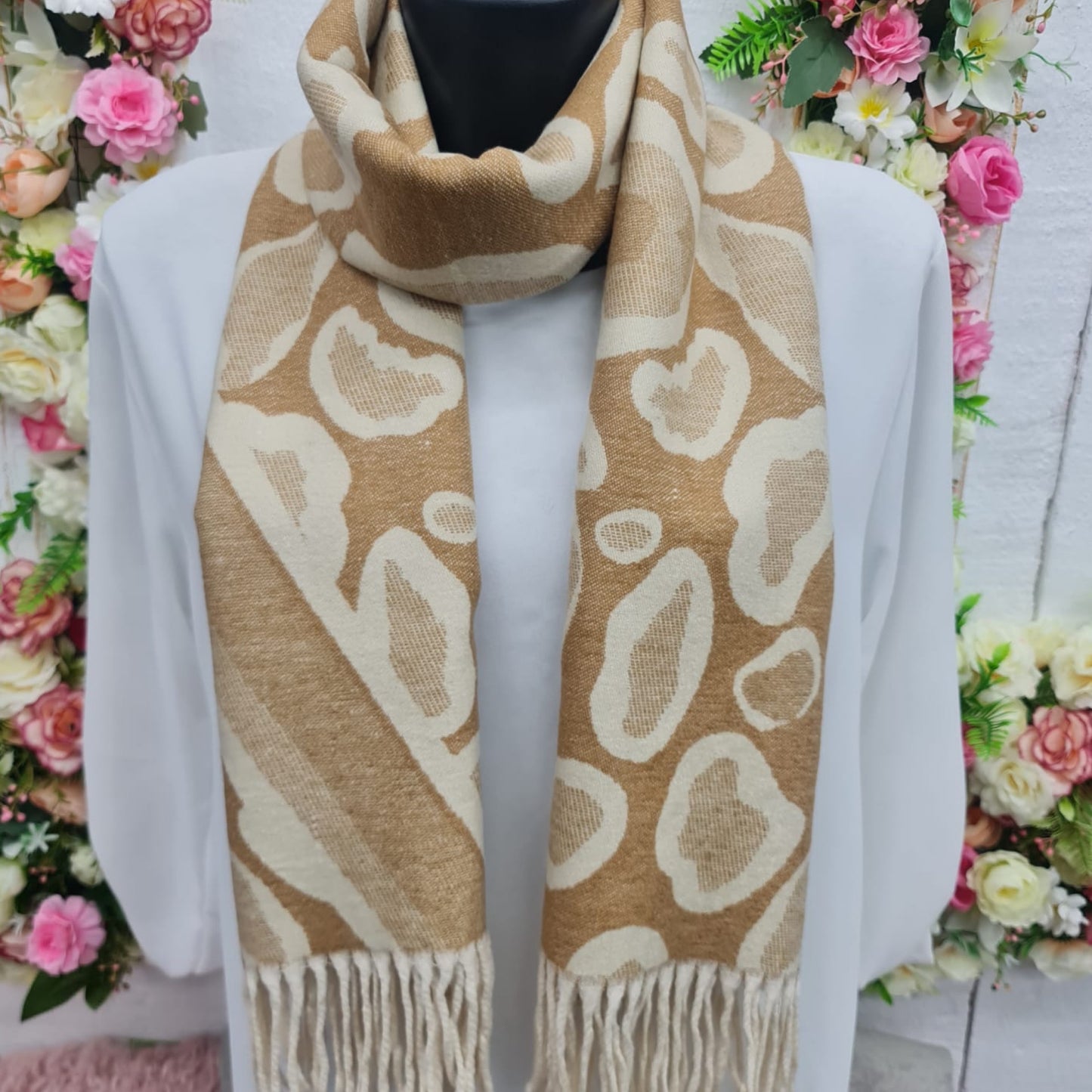 A003 - LARGE ANIMAL PRINT SCARF