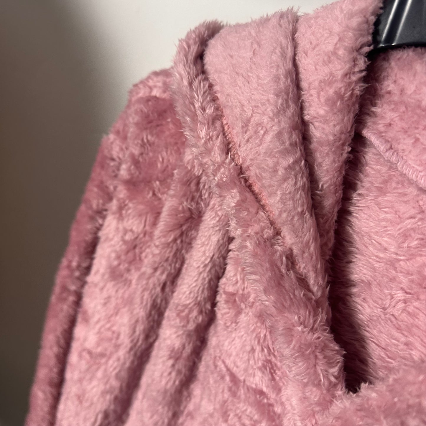 1901 - Fluffy Hoodie