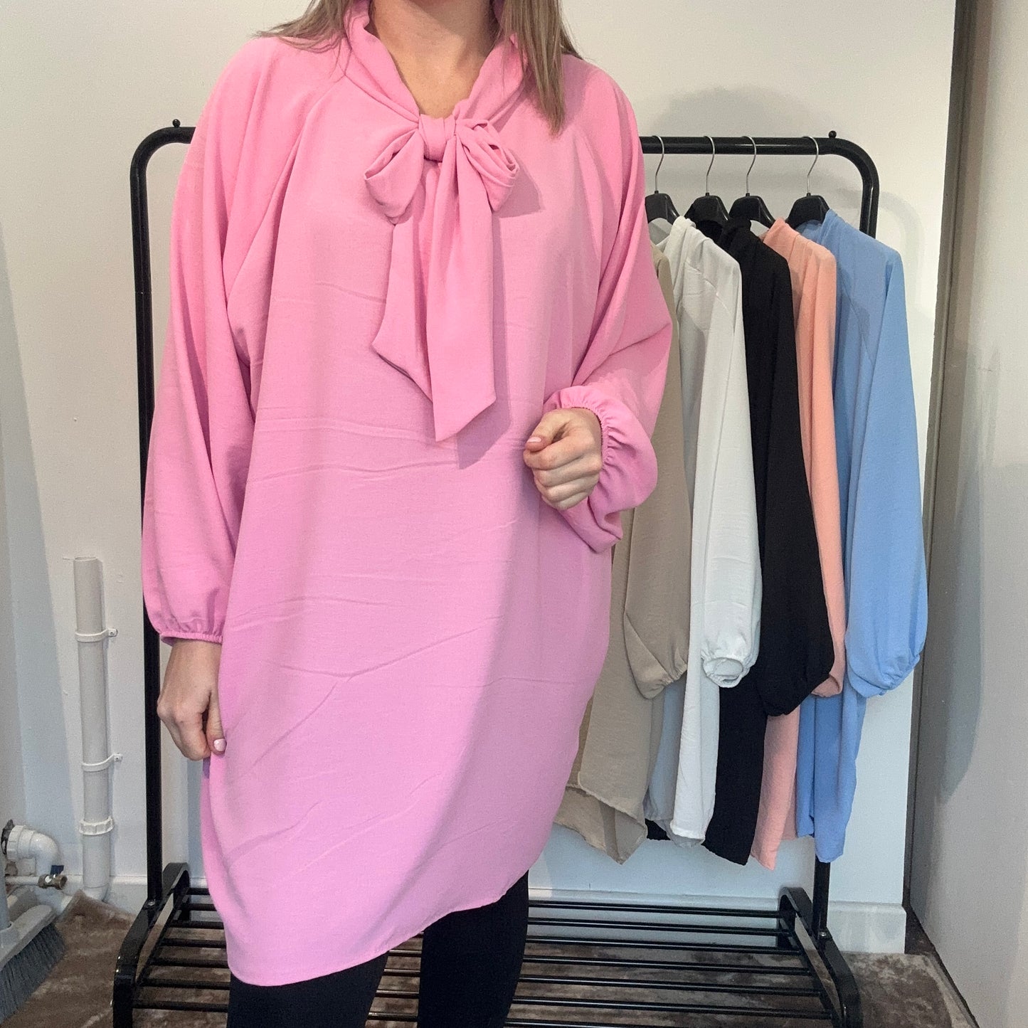 1530 - PUSSY BOW BALLOON SLEEVE TOP