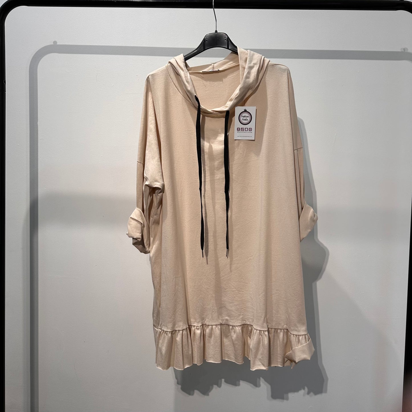1543 - FRILL BOTTOM LIGHTWEIGHT HOODIE