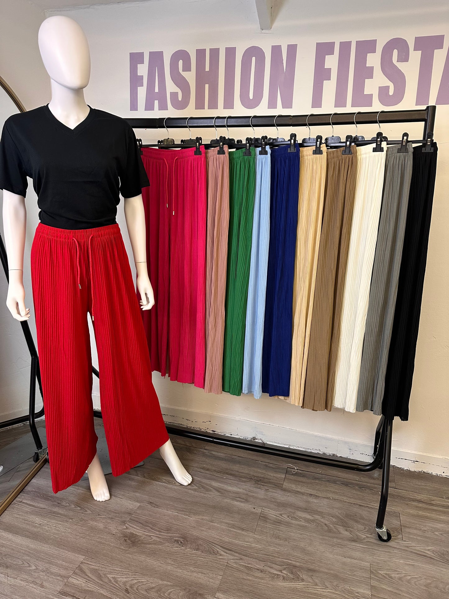 1174 - Pleated Trousers
