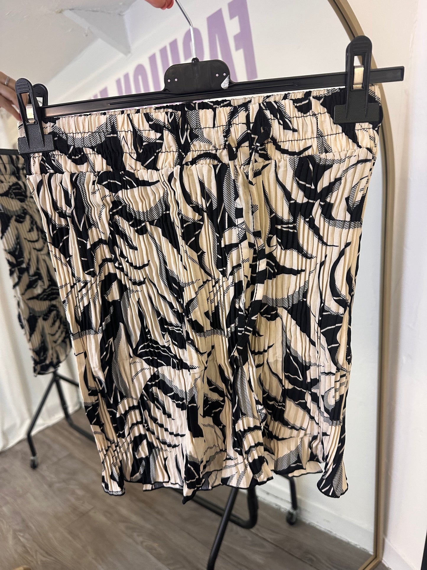 1934 - Leaf Pattern Shorts
