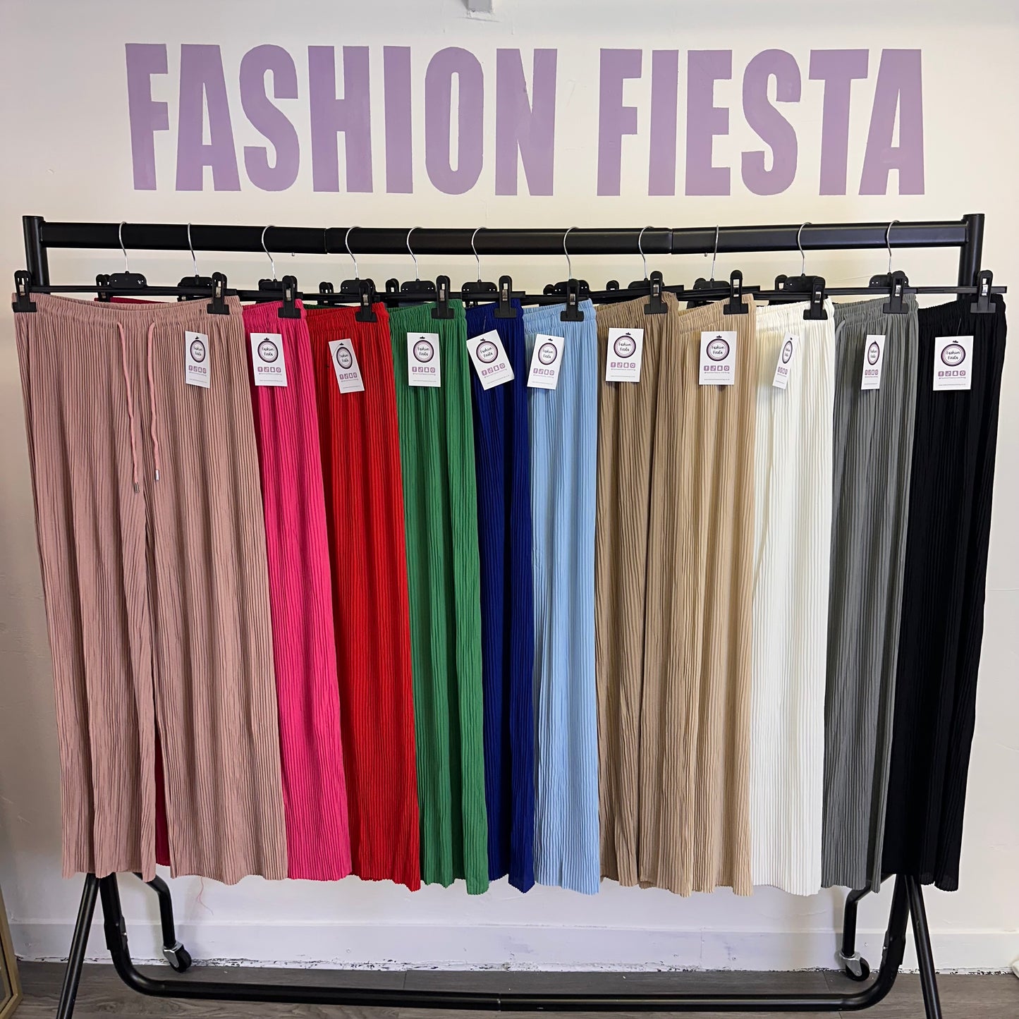 1174 - Pleated Trousers