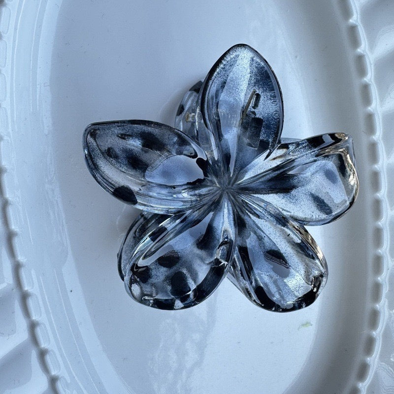 A116 - Floral Shape Claw Clip