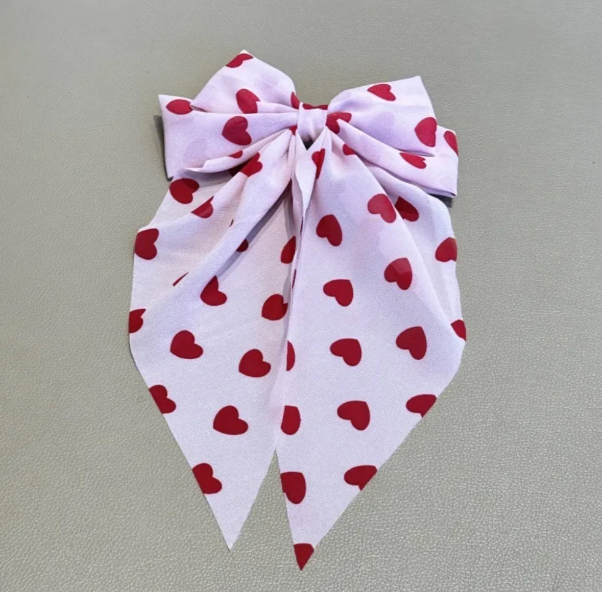 A100 - Heart Detail Long Tail Bow