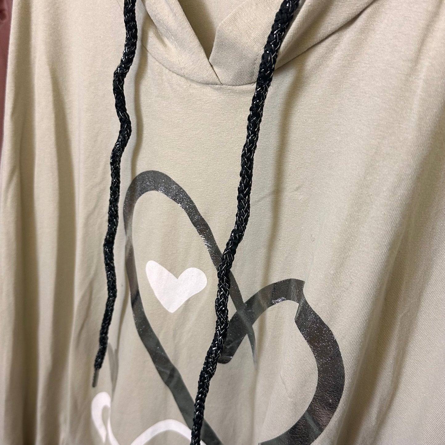 1868 - Foil Heart Detail Pocket Hoodie