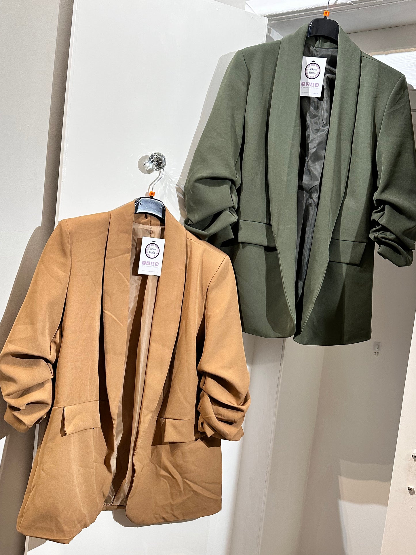 1171 - RUCHED SLEEVE BLAZER
