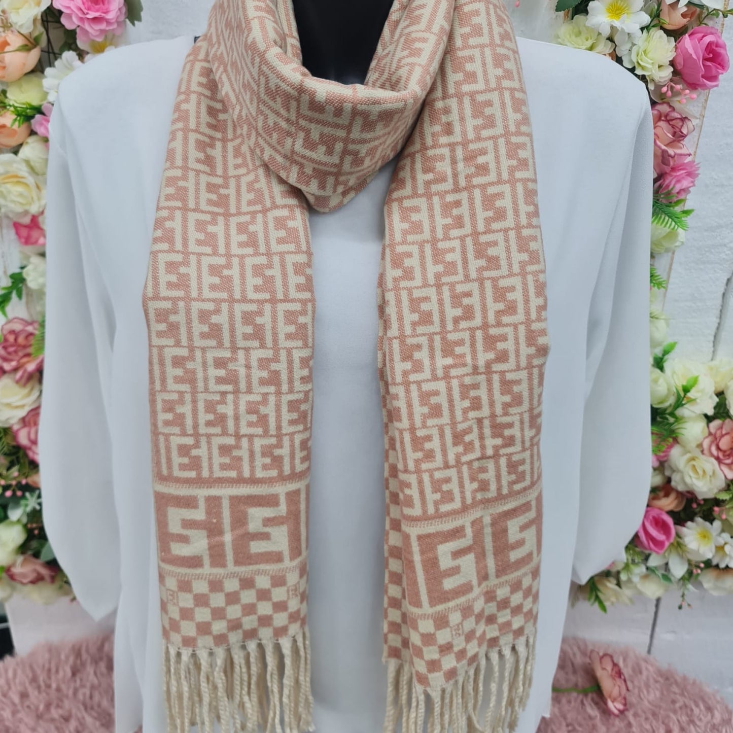 A005 - F INSPIRED SCARF