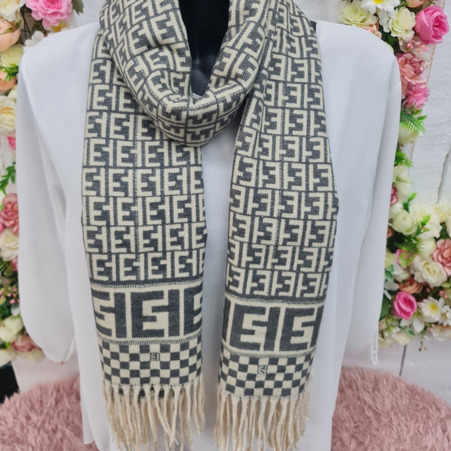 A005 - F INSPIRED SCARF