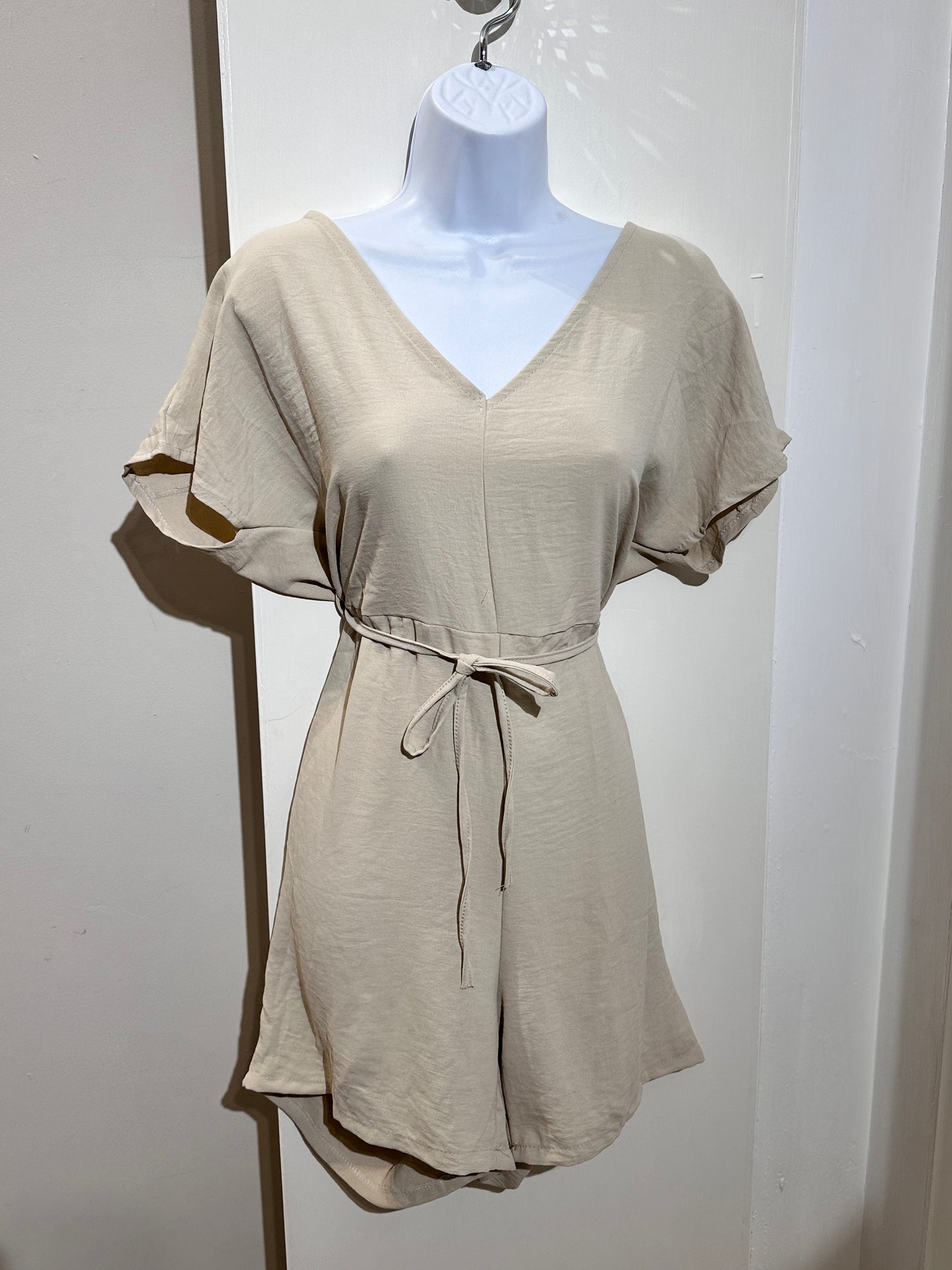 1335 - BEIGE TIEWIAST PLAYSUIT