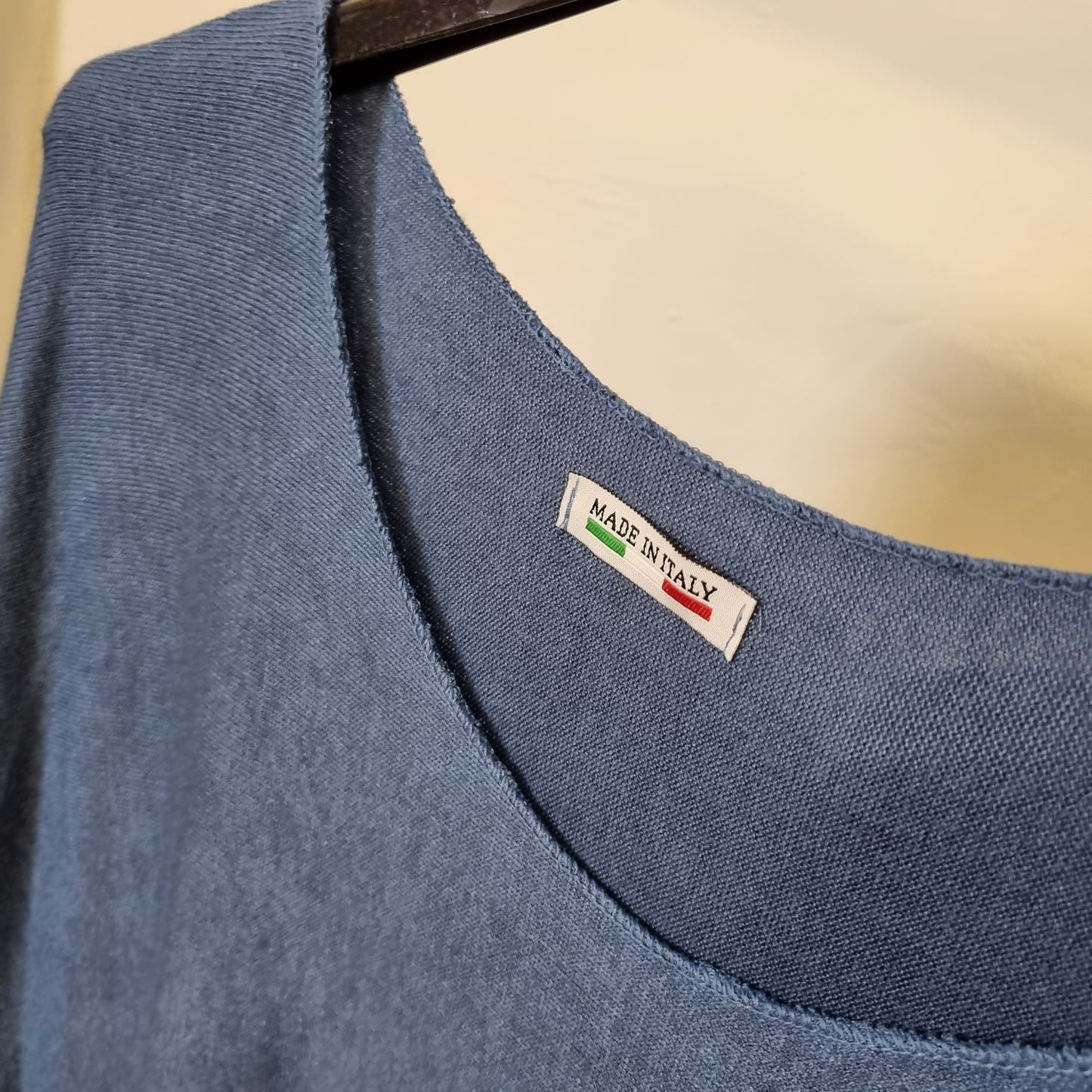1884 - Basic Loose Neck Top