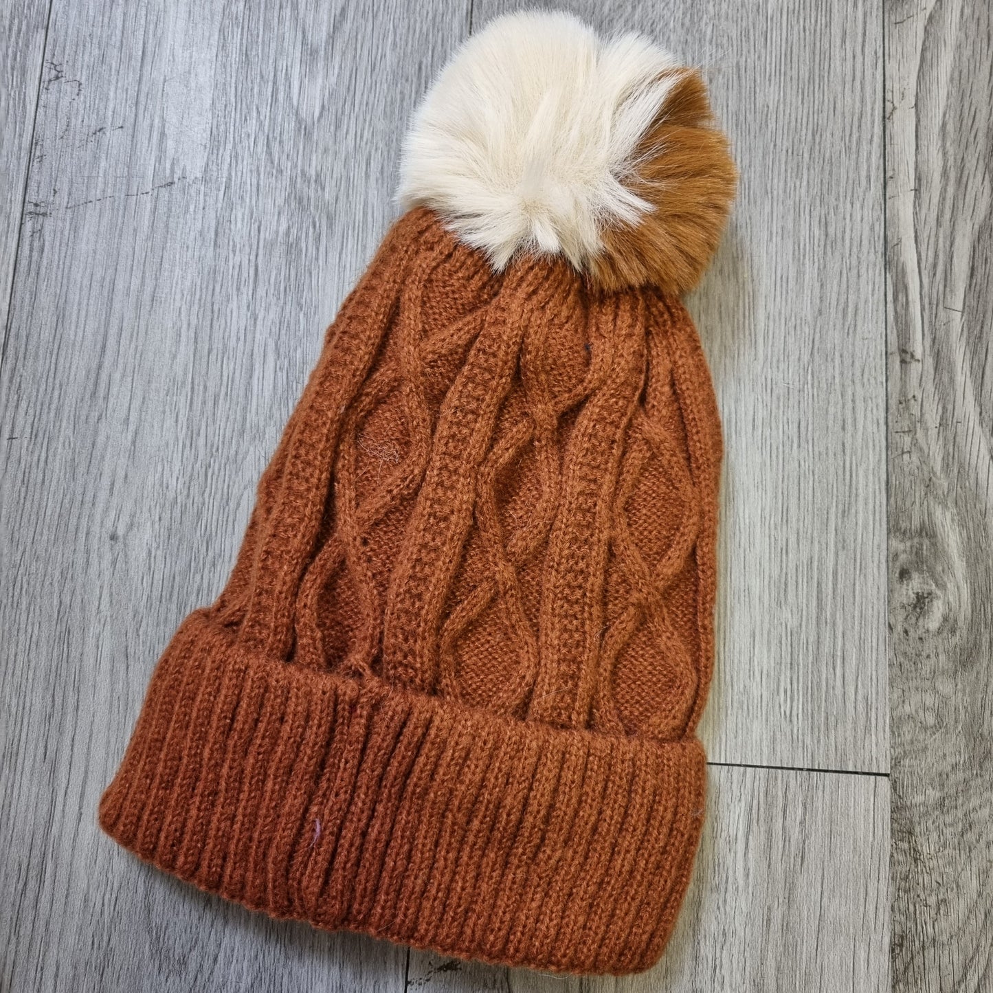 A093 - Duo Pom Colour Hat