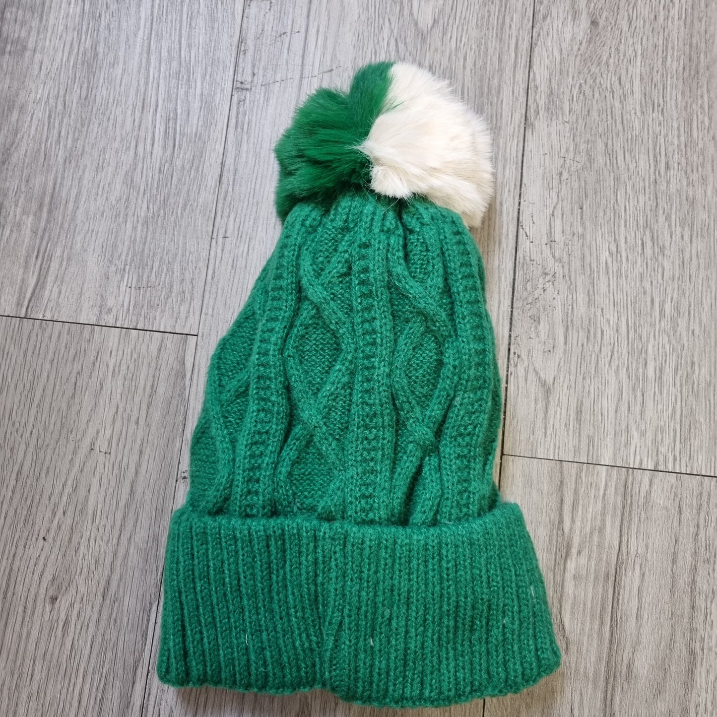 A093 - Duo Pom Colour Hat