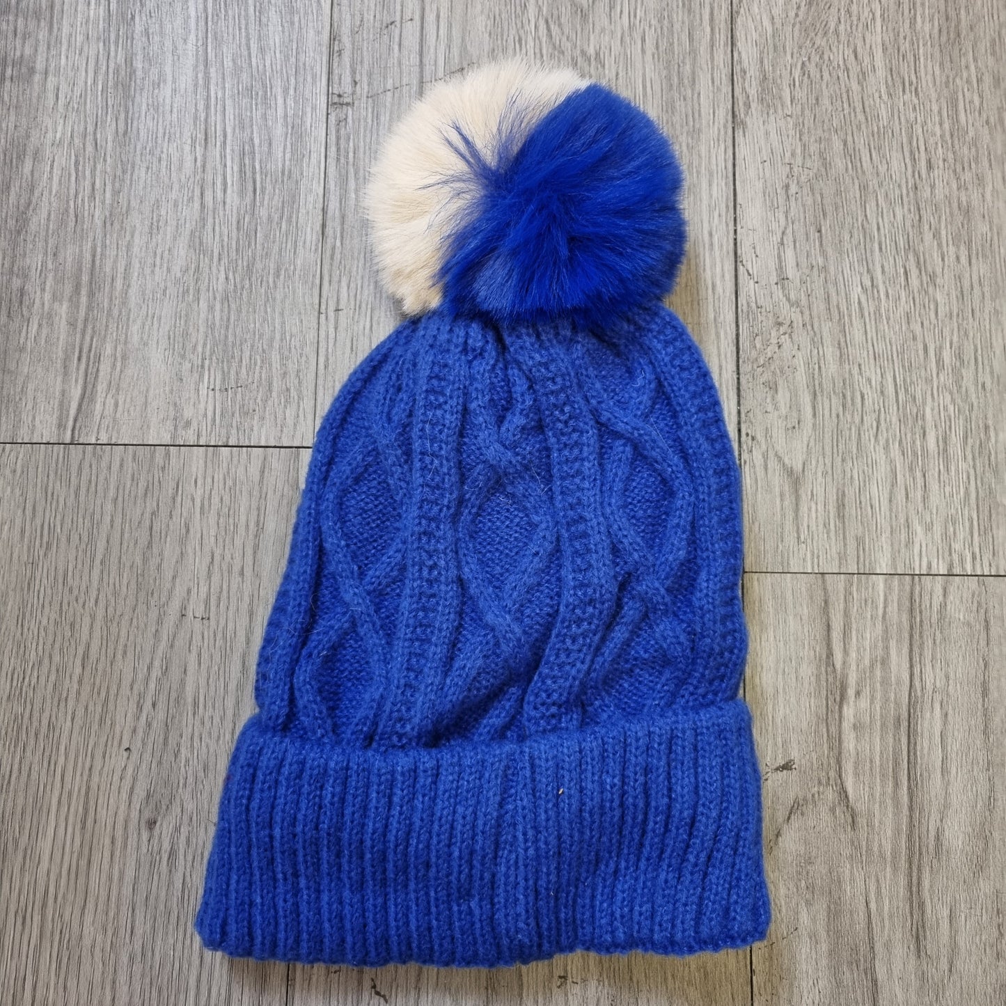 A093 - Duo Pom Colour Hat