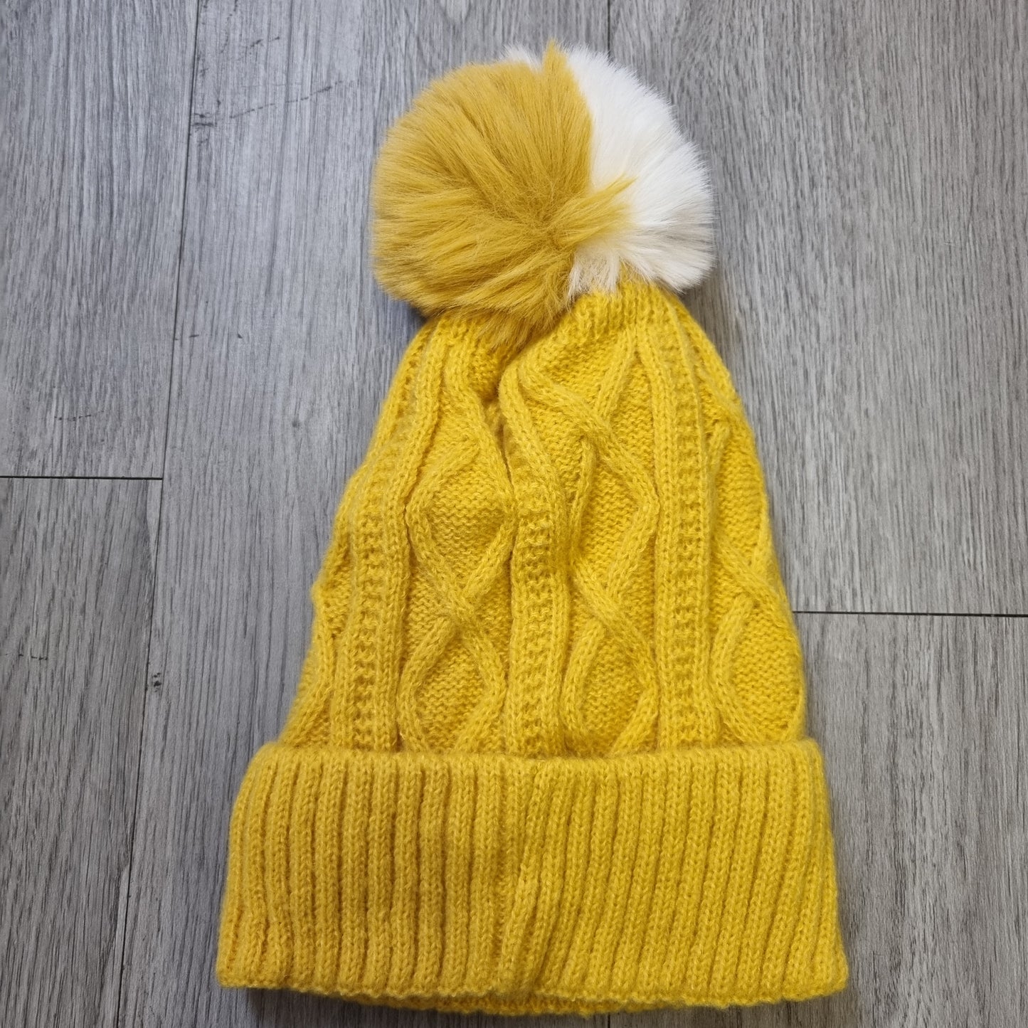 A093 - Duo Pom Colour Hat
