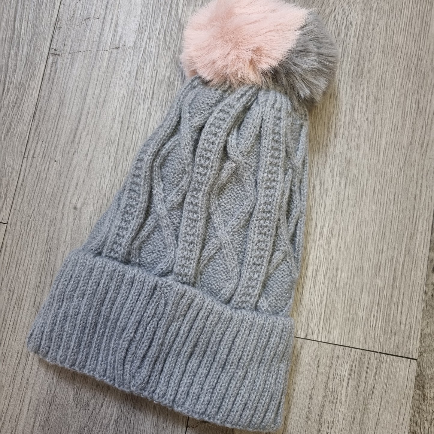 A093 - Duo Pom Colour Hat