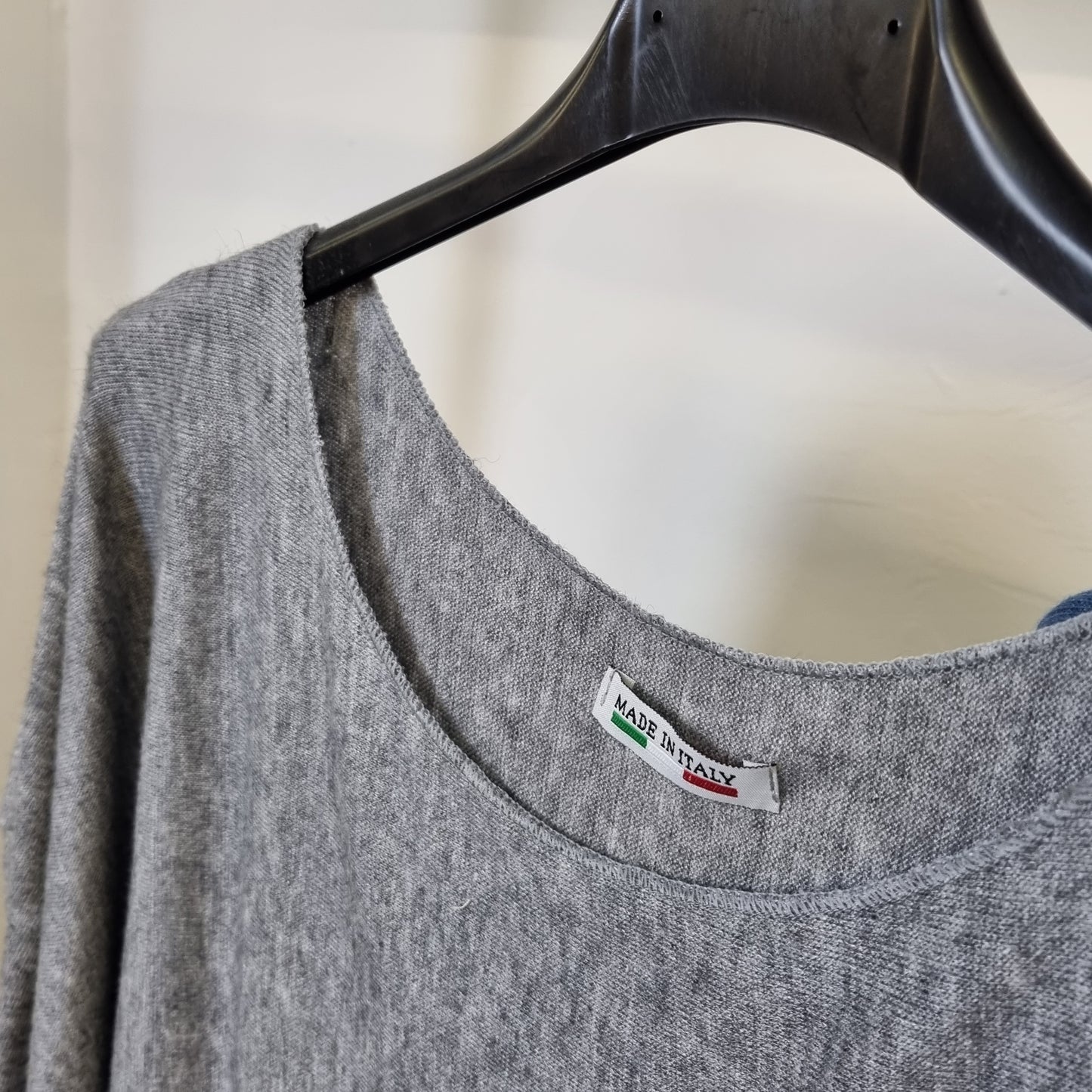 1884 - Basic Loose Neck Top