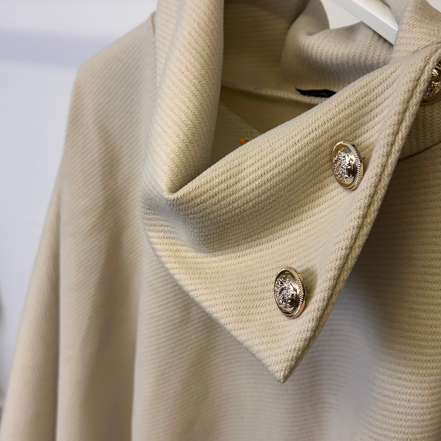 1877 - Gold Button Cape