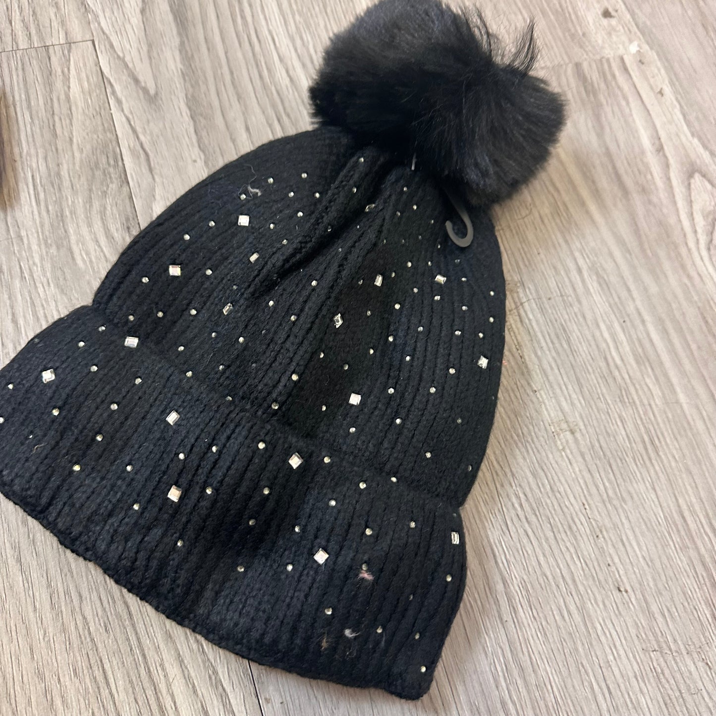A088 - Sparkle Fleece Lined Fur Bobble Hat