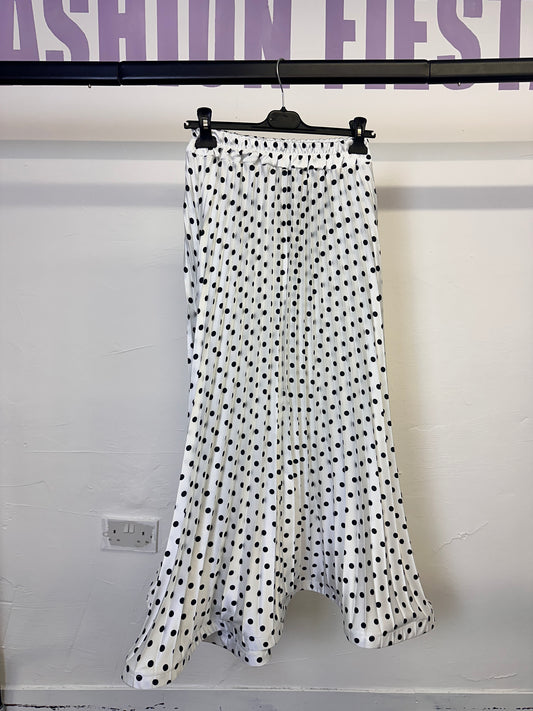 1638 - Polka Dot Pleated Skirt