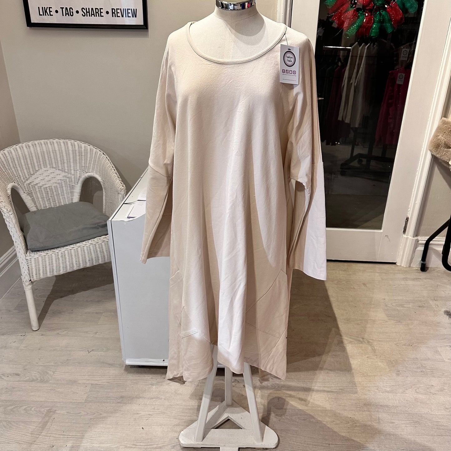1500 - ROUND NECK POCKET LONG TOP