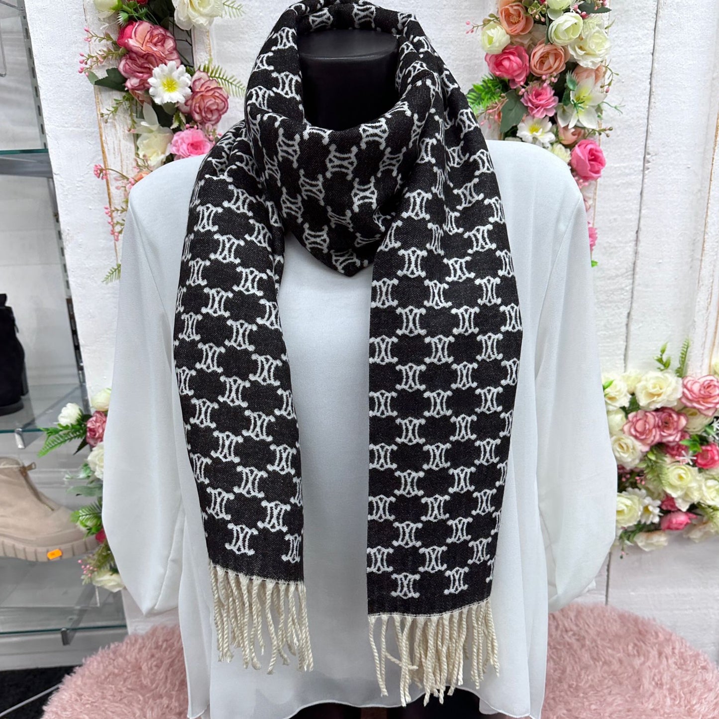 A002 - PATTERNED SCARF