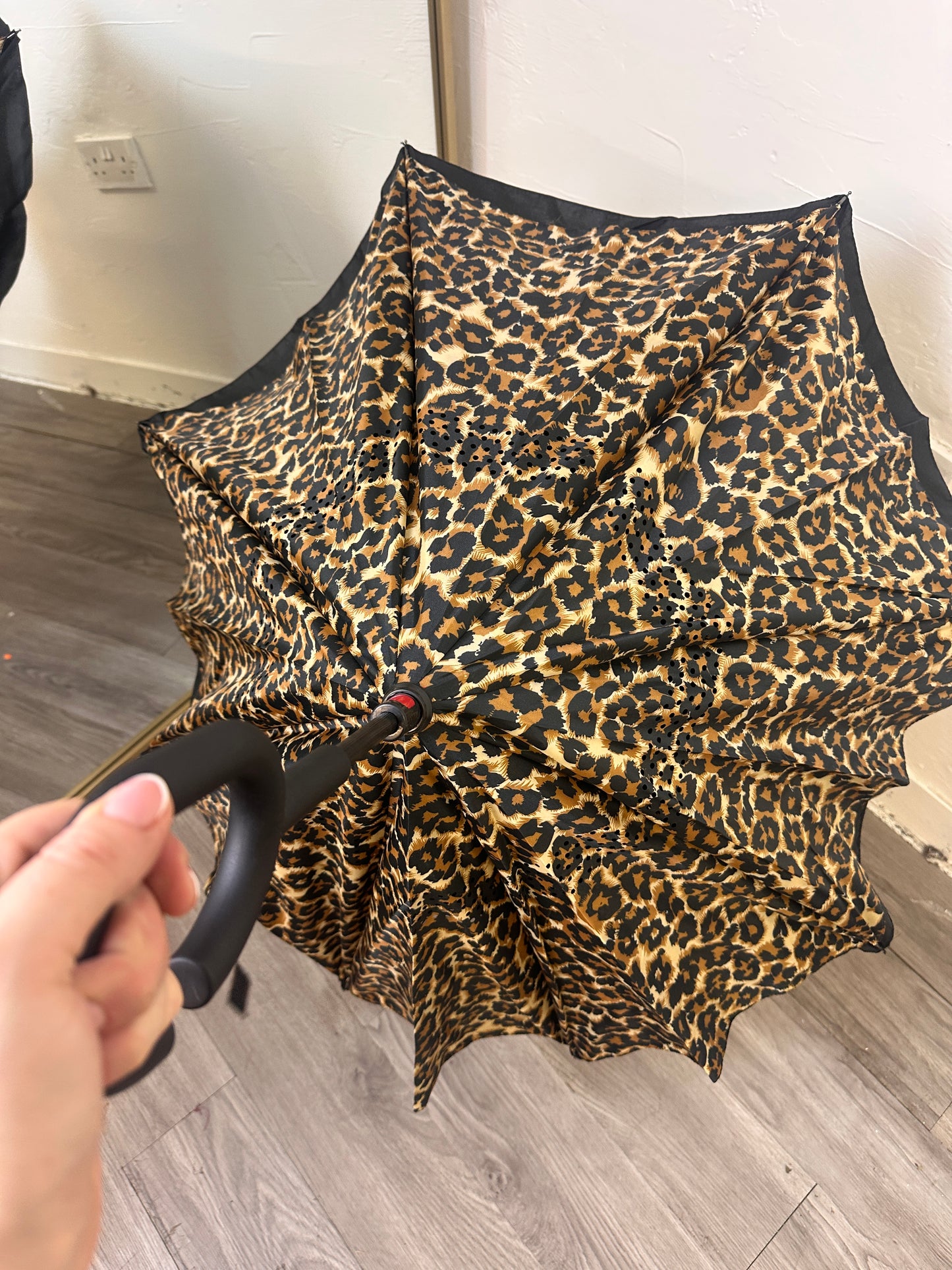 A132 - Reversible Umbrella