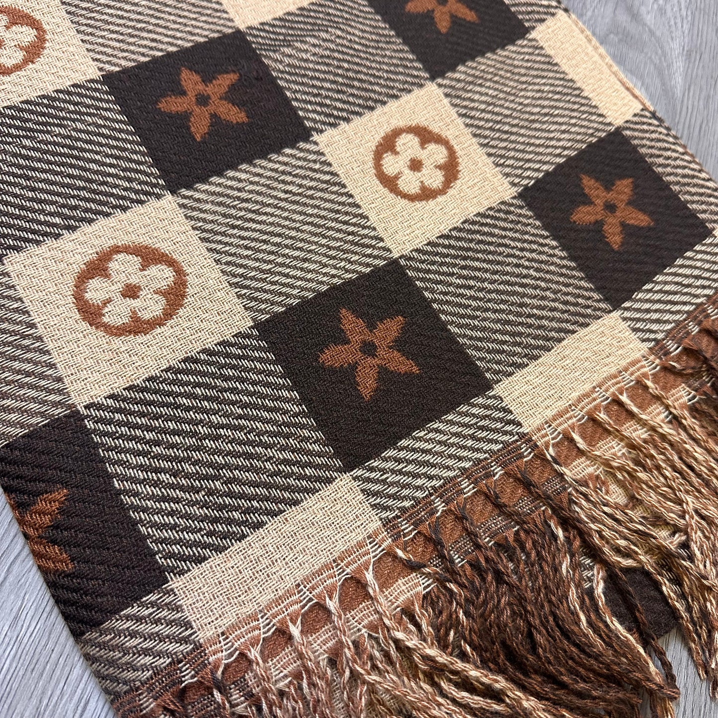 A090 - Inspired Scarf LV