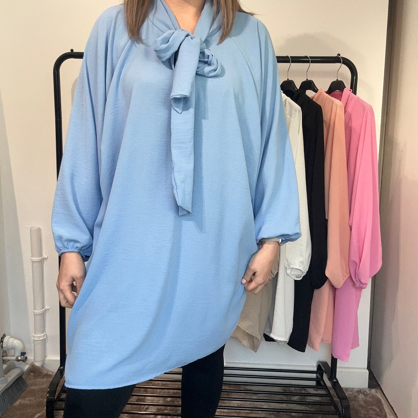 1530 - PUSSY BOW BALLOON SLEEVE TOP