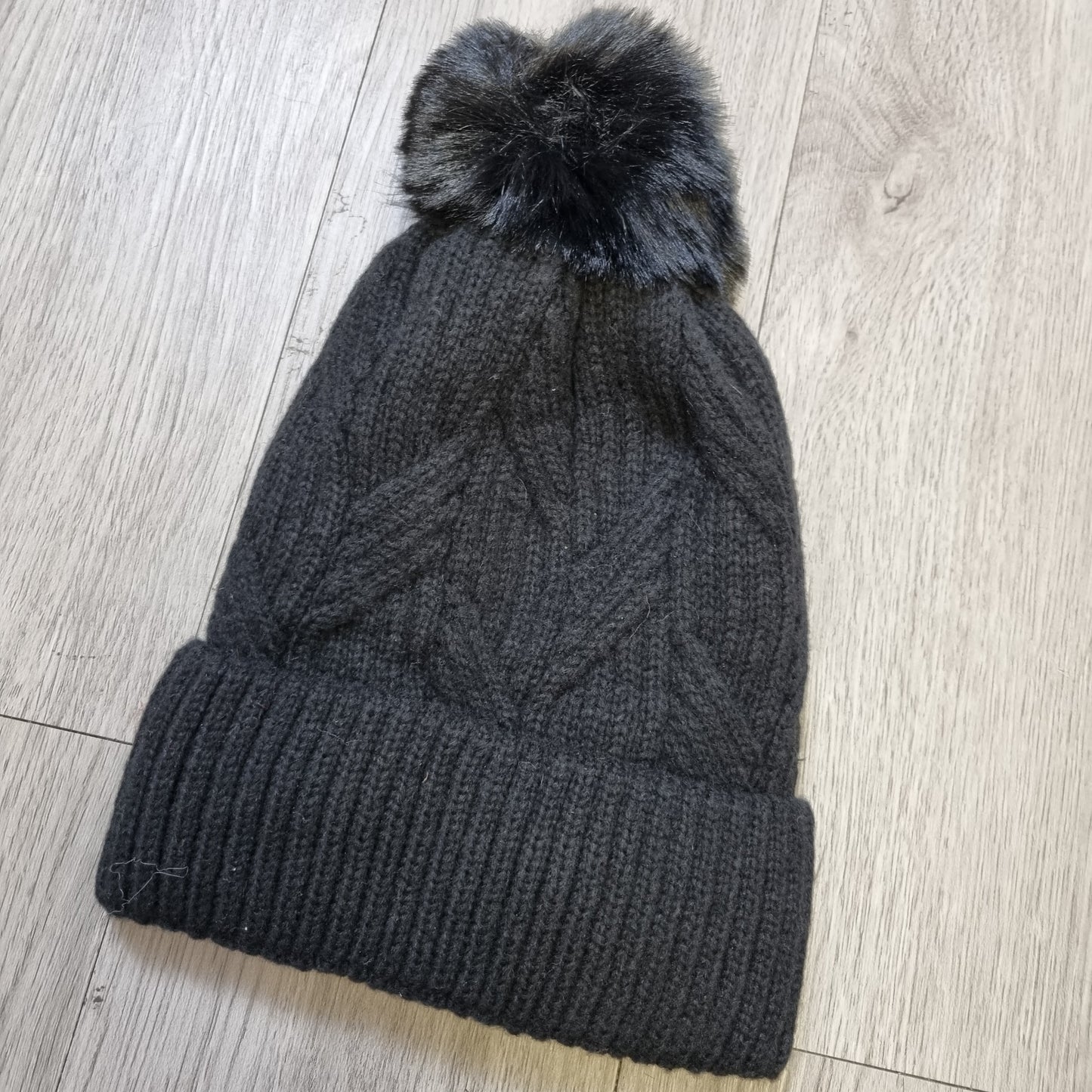 A094 - Plain Black Pom Hat