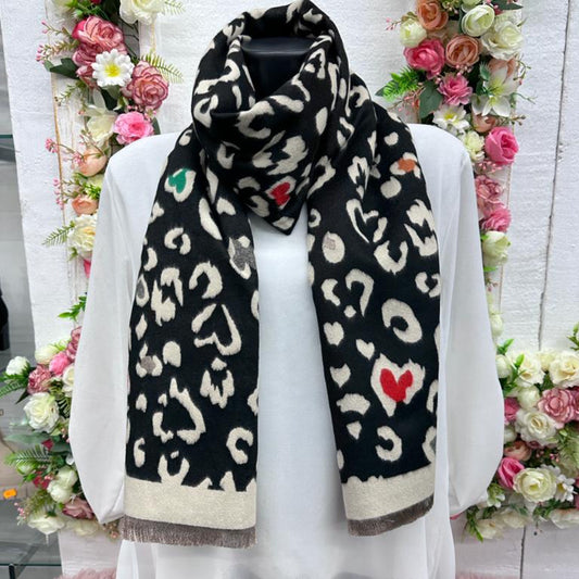 A001 - Leopard Scarf