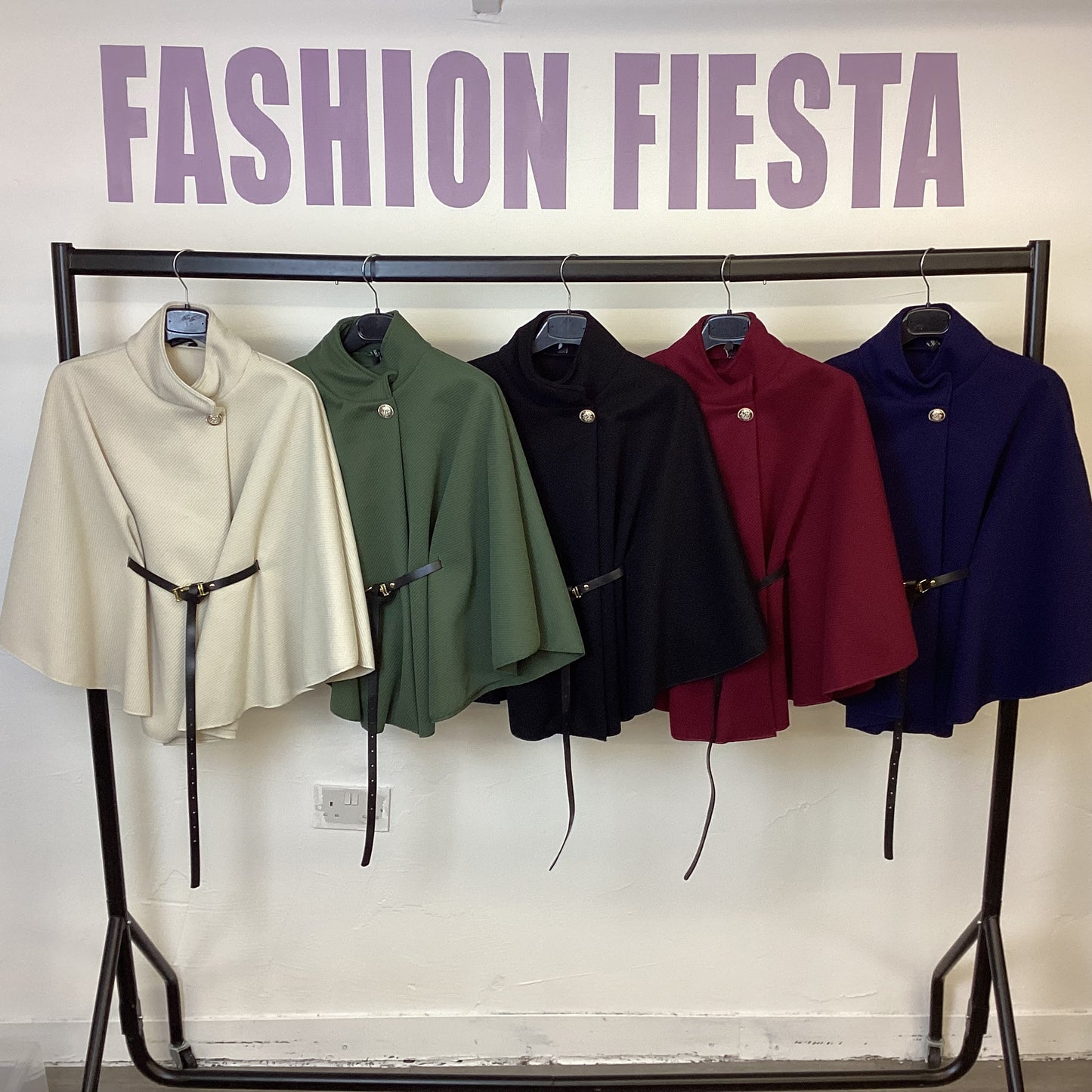 1425 - BELTED CAPE