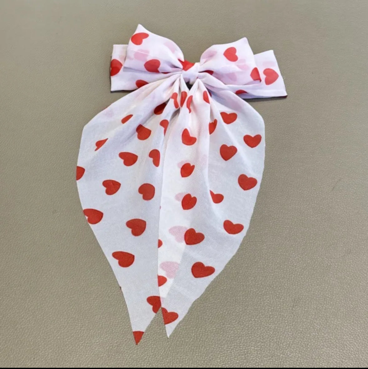 A100 - Heart Detail Long Tail Bow
