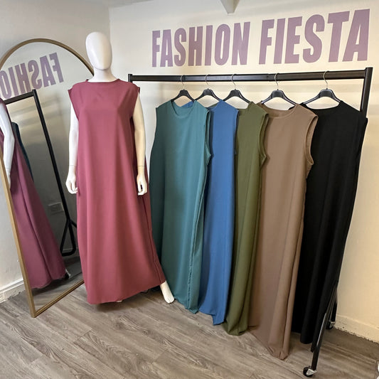 1908 - Sleeveless Round Neck Dress