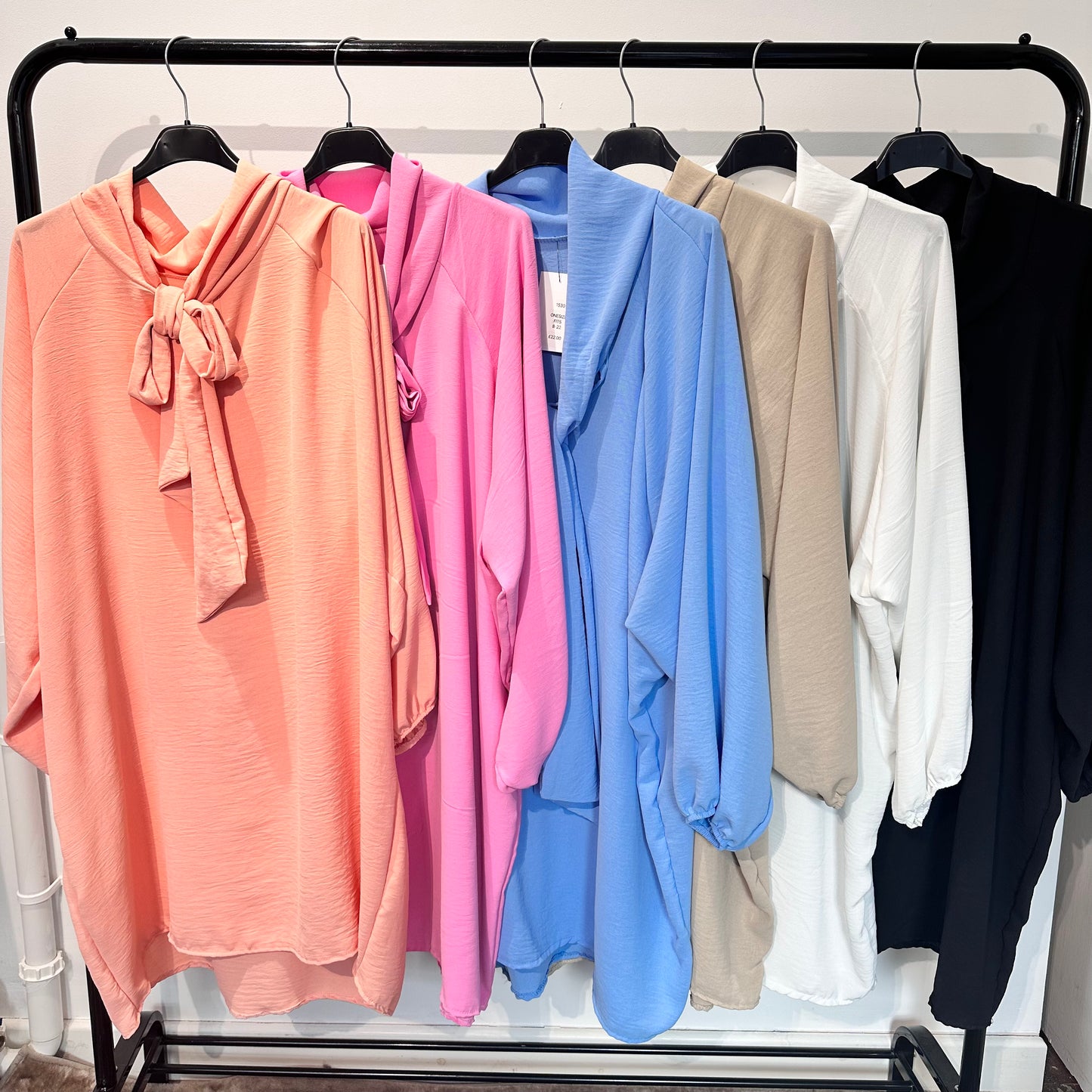 1530 - PUSSY BOW BALLOON SLEEVE TOP